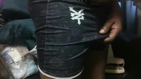 Snapshot of blackmanluv chatting on 02-07-26, 12:20 Me and her online show from 02-07-26, 12:20