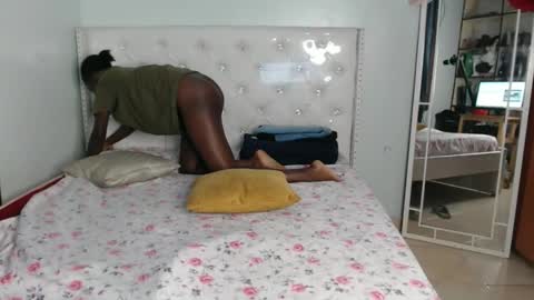 Cleo online show from 10-16-25, 01:28