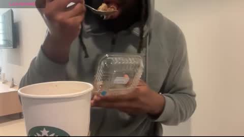 Snapshot of blackmuscles77 chatting on 02-27-26, 04:29 blackmuscles77 online show from 02-27-26, 04:29