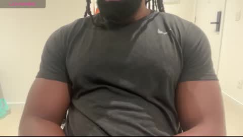 Snapshot of blackmuscles77 chatting on 03-08-26, 02:04 blackmuscles77 online show from 03-08-26, 02:04