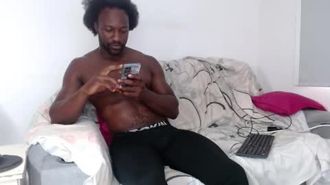 Twtter 1MikeBeckford            Onlyfns beckfordmike online show from 02-09-26, 12:42