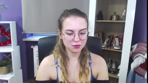 Snapshot of blackrosezoey chatting on 12-05-24, 09:28 Z O E Y online show from 12-05-24, 09:28