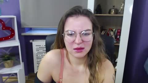 Snapshot of blackrosezoey chatting on 12-11-24, 09:09 Z O E Y online show from 12-11-24, 09:09