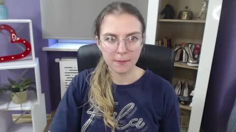 Snapshot of blackrosezoey chatting on 12-20-24, 09:43 Z O E Y online show from 12-20-24, 09:43
