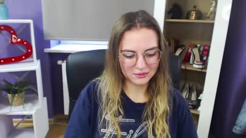 Snapshot of blackrosezoey chatting on 12-21-24, 11:22 Z O E Y online show from 12-21-24, 11:22