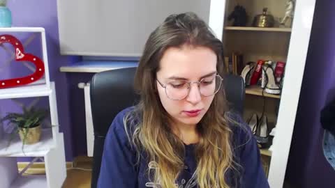 Snapshot of blackrosezoey chatting on 12-22-24, 07:44 Z O E Y online show from 12-22-24, 07:44