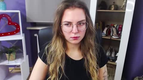 Snapshot of blackrosezoey chatting on 12-27-24, 05:31 Z O E Y online show from 12-27-24, 05:31