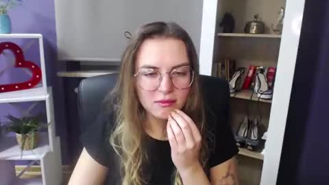 Snapshot of blackrosezoey chatting on 12-30-24, 05:26 Z O E Y online show from 12-30-24, 05:26