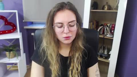 Snapshot of blackrosezoey chatting on 01-09-25, 08:45 Z O E Y online show from 01-09-25, 08:45