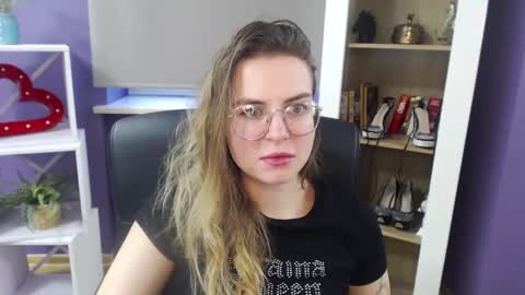 Snapshot of blackrosezoey chatting on 01-11-25, 11:45 Z O E Y online show from 01-11-25, 11:45