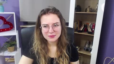 Snapshot of blackrosezoey chatting on 01-16-25, 05:32 Z O E Y online show from 01-16-25, 05:32