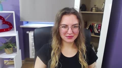Snapshot of blackrosezoey chatting on 01-21-25, 08:41 Z O E Y online show from 01-21-25, 08:41
