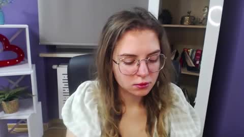 Snapshot of blackrosezoey chatting on 01-22-25, 05:37 Z O E Y online show from 01-22-25, 05:37