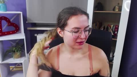 Snapshot of blackrosezoey chatting on 01-28-25, 05:43 Z O E Y online show from 01-28-25, 05:43