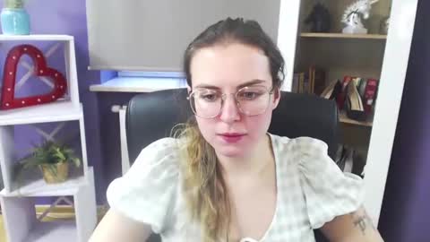 Snapshot of blackrosezoey chatting on 02-06-25, 08:39 Z O E Y online show from 02-06-25, 08:39
