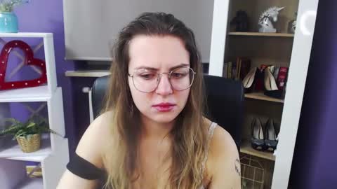 Snapshot of blackrosezoey chatting on 02-13-25, 05:16 Z O E Y online show from 02-13-25, 05:16