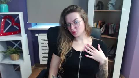 Snapshot of blackrosezoey chatting on 02-21-25, 07:34 Z O E Y online show from 02-21-25, 07:34