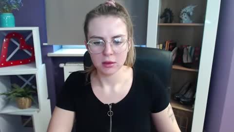 Snapshot of blackrosezoey chatting on 02-21-25, 01:55 Z O E Y online show from 02-21-25, 01:55