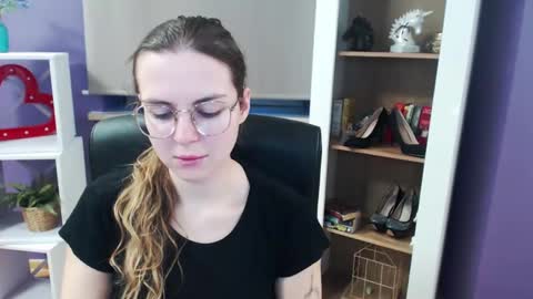 Snapshot of blackrosezoey chatting on 03-04-25, 05:32 Z O E Y online show from 03-04-25, 05:32
