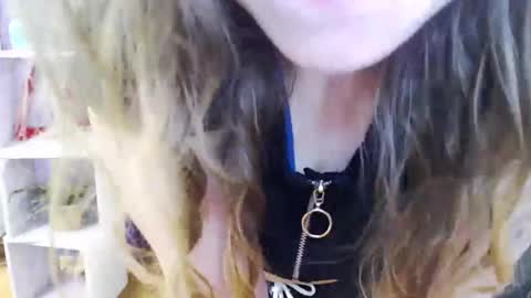 Snapshot of blackrosezoey chatting on 03-07-25, 05:29 Z O E Y online show from 03-07-25, 05:29