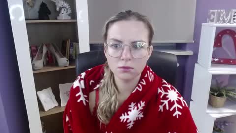 Snapshot of blackrosezoey chatting on 09-17-25, 04:25 Z O E Y online show from 09-17-25, 04:25