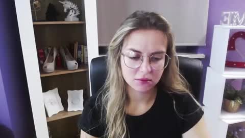 Snapshot of blackrosezoey chatting on 09-30-25, 04:39 Z O E Y online show from 09-30-25, 04:39