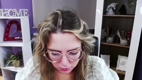 Snapshot of blackrosezoey chatting on 12-02-25, 05:35 Z O E Y online show from 12-02-25, 05:35