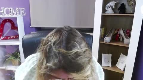 Snapshot of blackrosezoey chatting on 01-06-26, 05:33 Z O E Y online show from 01-06-26, 05:33