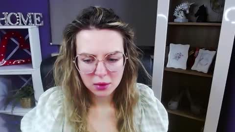 Snapshot of blackrosezoey chatting on 01-07-26, 05:32 Z O E Y online show from 01-07-26, 05:32