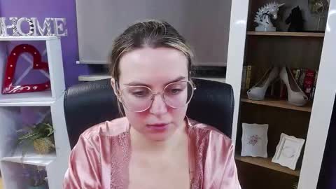 Snapshot of blackrosezoey chatting on 01-09-26, 06:05 Z O E Y online show from 01-09-26, 06:05