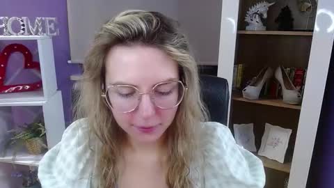 Snapshot of blackrosezoey chatting on 01-15-26, 05:45 Z O E Y online show from 01-15-26, 05:45