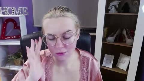 Snapshot of blackrosezoey chatting on 02-03-26, 05:27 Z O E Y online show from 02-03-26, 05:27