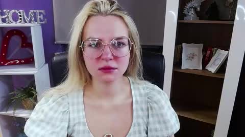 Snapshot of blackrosezoey chatting on 02-04-26, 05:46 Z O E Y online show from 02-04-26, 05:46