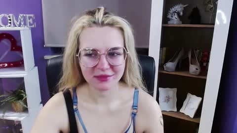 Snapshot of blackrosezoey chatting on 02-16-26, 05:36 Z O E Y online show from 02-16-26, 05:36