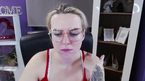 Snapshot of blackrosezoey chatting on 02-23-26, 05:38 Z O E Y online show from 02-23-26, 05:38