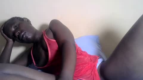 Snapshot of blacksexygal chatting on 02-02-25, 05:32 SARAH online show from 02-02-25, 05:32