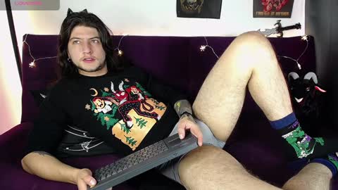 Snapshot of blackwolf_6 chatting on 12-11-24, 03:26 Dave online show from 12-11-24, 03:26