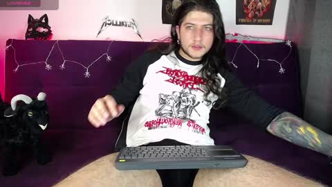 Snapshot of blackwolf_6 chatting on 12-18-24, 10:24 Dave online show from 12-18-24, 10:24