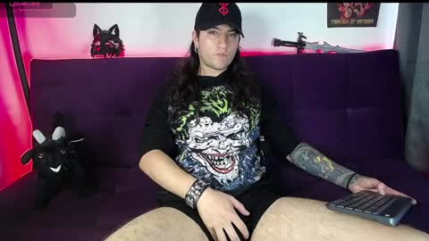 Snapshot of blackwolf_6 chatting on 01-08-25, 05:37 Dave online show from 01-08-25, 05:37