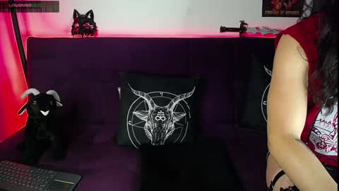 Snapshot of blackwolf_6 chatting on 01-28-25, 04:19 Dave online show from 01-28-25, 04:19
