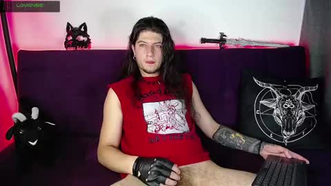 Snapshot of blackwolf_6 chatting on 02-19-25, 08:52 Dave online show from 02-19-25, 08:52