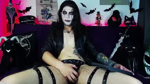 Snapshot of blackwolf_6 chatting on 10-03-25, 05:43 Dave online show from 10-03-25, 05:43