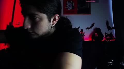 Snapshot of blackwolf_6 chatting on 10-12-25, 03:44 Dave online show from 10-12-25, 03:44