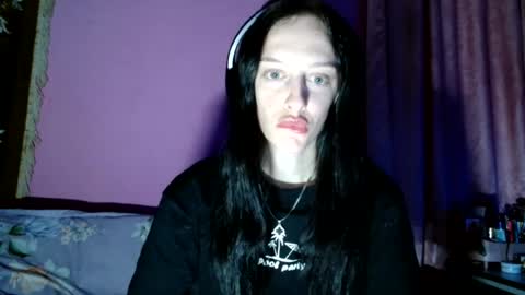 Snapshot of blacky_berry chatting on 07-09-26, 02:15 Ivy online show from 07-09-26, 02:15