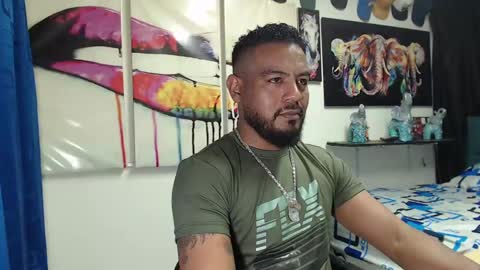 Snapshot of blade_foxx chatting on 01-25-25, 03:19 Richard online show from 01-25-25, 03:19