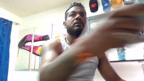 Snapshot of blade_foxx chatting on 02-17-25, 01:21 Richard online show from 02-17-25, 01:21