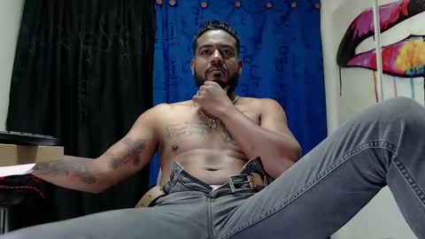 Snapshot of blade_foxx chatting on 03-04-25, 12:33 Richard online show from 03-04-25, 12:33