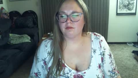 bladesizzo3111 online show from 12-19-24, 08:23