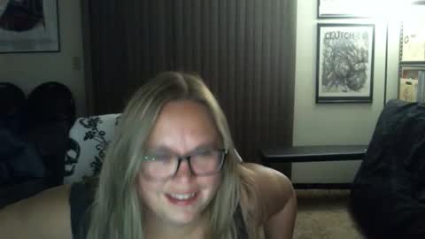 bladesizzo3111 online show from 09-17-25, 07:32