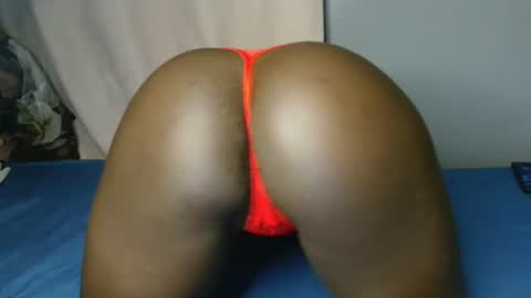 Snapshot of blair_sue chatting on 05-03-26, 11:44 love online show from 05-03-26, 11:44